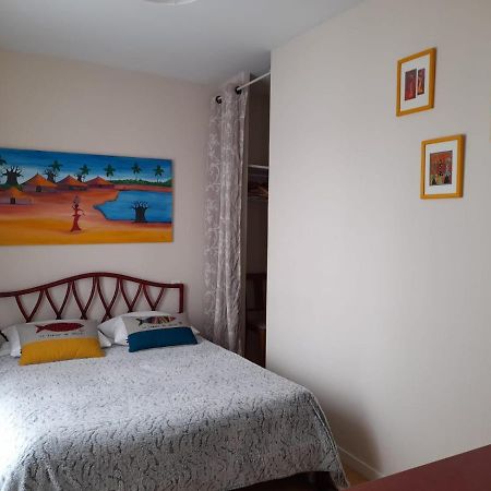 Appt Cosy 65 M2 Coeur De Ville A 150 M De La Plage Royan Exterior foto